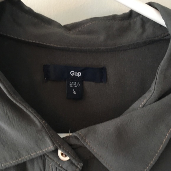 Gap long sleeved grey button up blouse - Picture 2 of 6